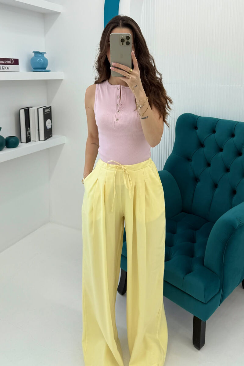 KANATIERE E THJESHTË ME DETAJIN E KOPSAVE PËR FEMRA NË NGJYRËN BABY PINK - 2