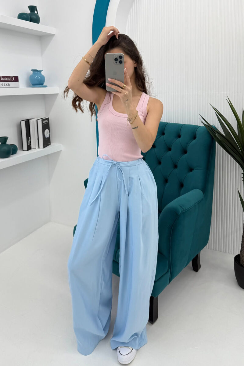 KANATIERE NJË NGJYRËSHE E THJESHTË PËR FEMRA NË NGJYRËN BABY PINK - 2
