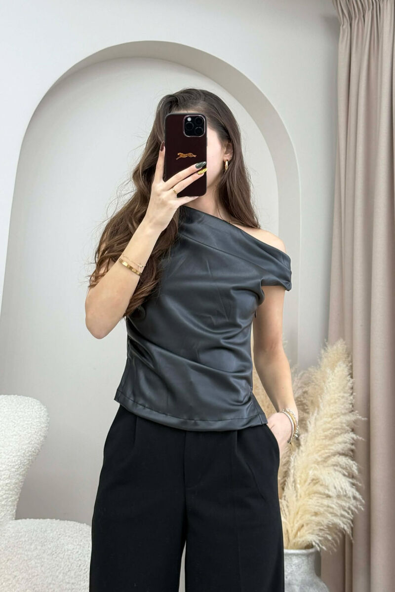 KANATIERE LEKURE NJE NGJYRESHE PER FEMRA NE NGJYRE TE ZEZE - 3