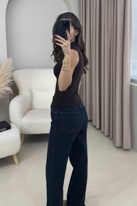 KANATIERE NJË NGJYRËSHE ME JAKË GOLF PËR FEMRA NË NGJYRË KAFE TË ERRËT - 2