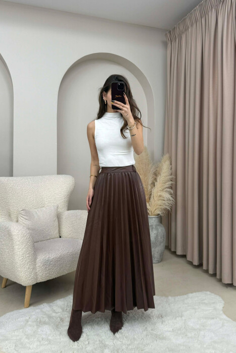 KANATIERE NJË NGJYRËSHE ME JAKË GOLF PËR FEMRA NË NGJYRË TË BARDHË - KLAUDIO FASHION