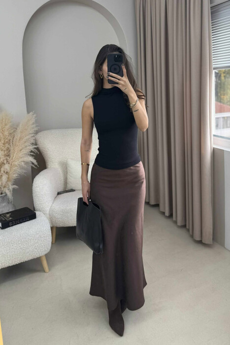 KANATIERE NJË NGJYRËSHE ME JAKË GOLF PËR FEMRA NË NGJYRË TË ZEZË - 3