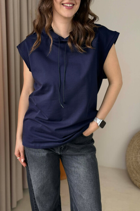 KANATIERE NJE NGJYRESHE ME KAPUÇ PER FEMRA NE NGJYRE BLU TE ERRET + 6 PALE ÇORAPE DHURATE - 2