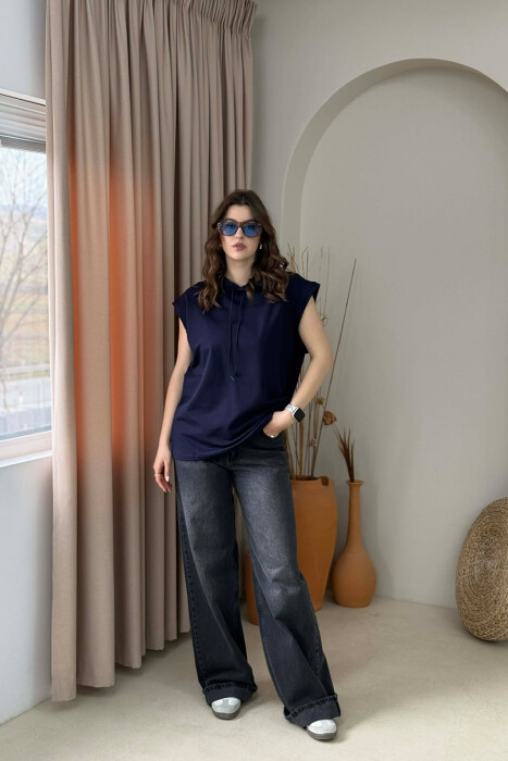 KANATIERE NJE NGJYRESHE ME KAPUÇ PER FEMRA NE NGJYRE BLU TE ERRET + 6 PALE ÇORAPE DHURATE - 3