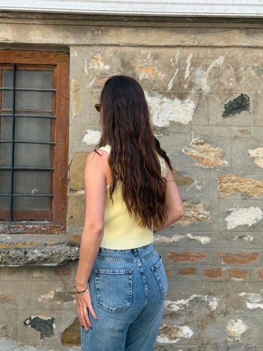 KANATJERE E THJESHTE NJE NGJYRESHE PER FEMRA NE NGJYRE TE VERDHE - 4