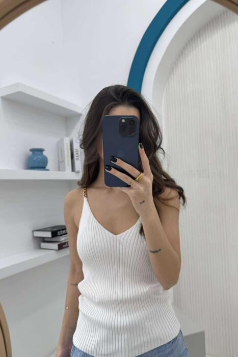 KANATJERE ME DETAJIN E ZINXHIRIT PËR FEMRA NË NGJYRËN E BARDHË - 4