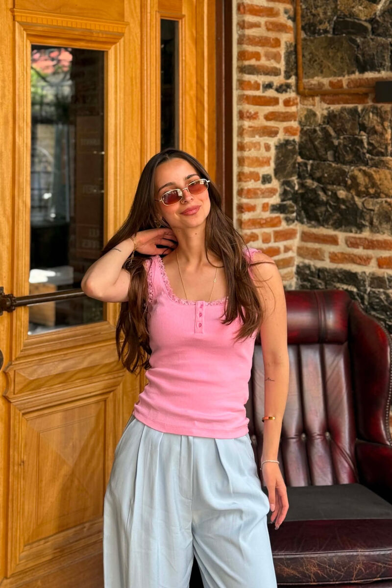 KANATJERE NJE NGJYRESHE ME DETAJ DANTELLE PER FEMRA NE NGJYRE ROZE - 1