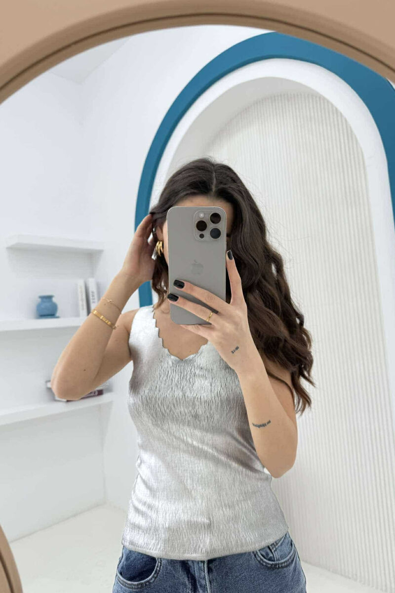 KANATJERE NJË NGJYRËSHE ME SHKËLQIM PËR FEMRA NË NGJYRË ARGJEND - 1