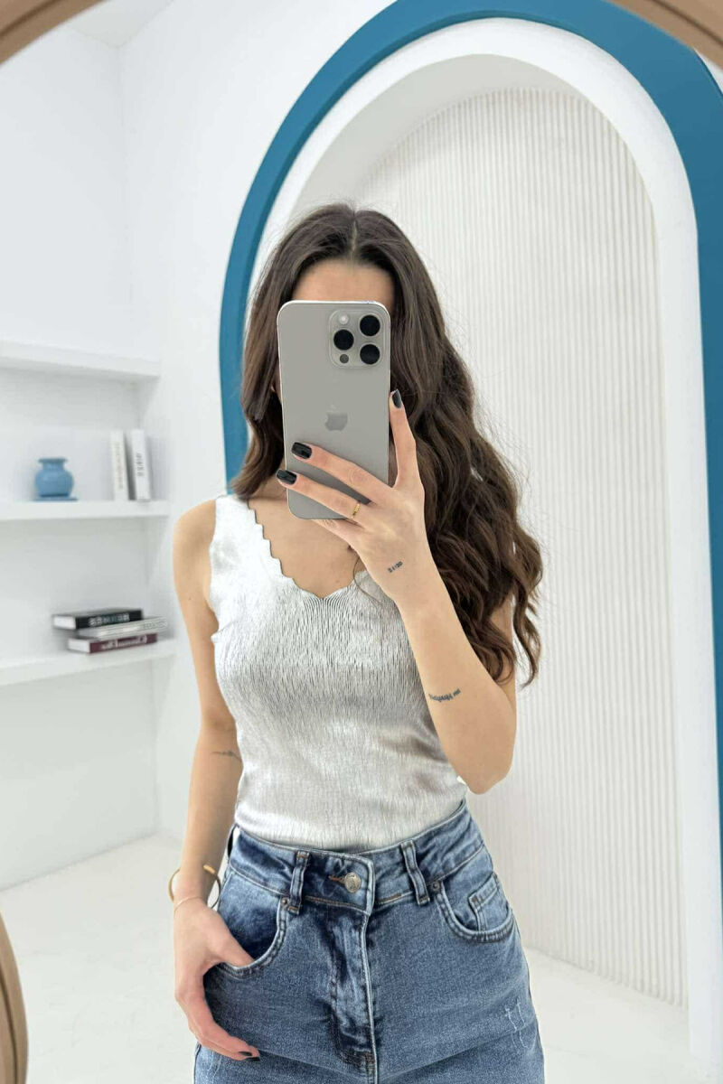 KANATJERE NJË NGJYRËSHE ME SHKËLQIM PËR FEMRA NË NGJYRË ARGJEND - 4