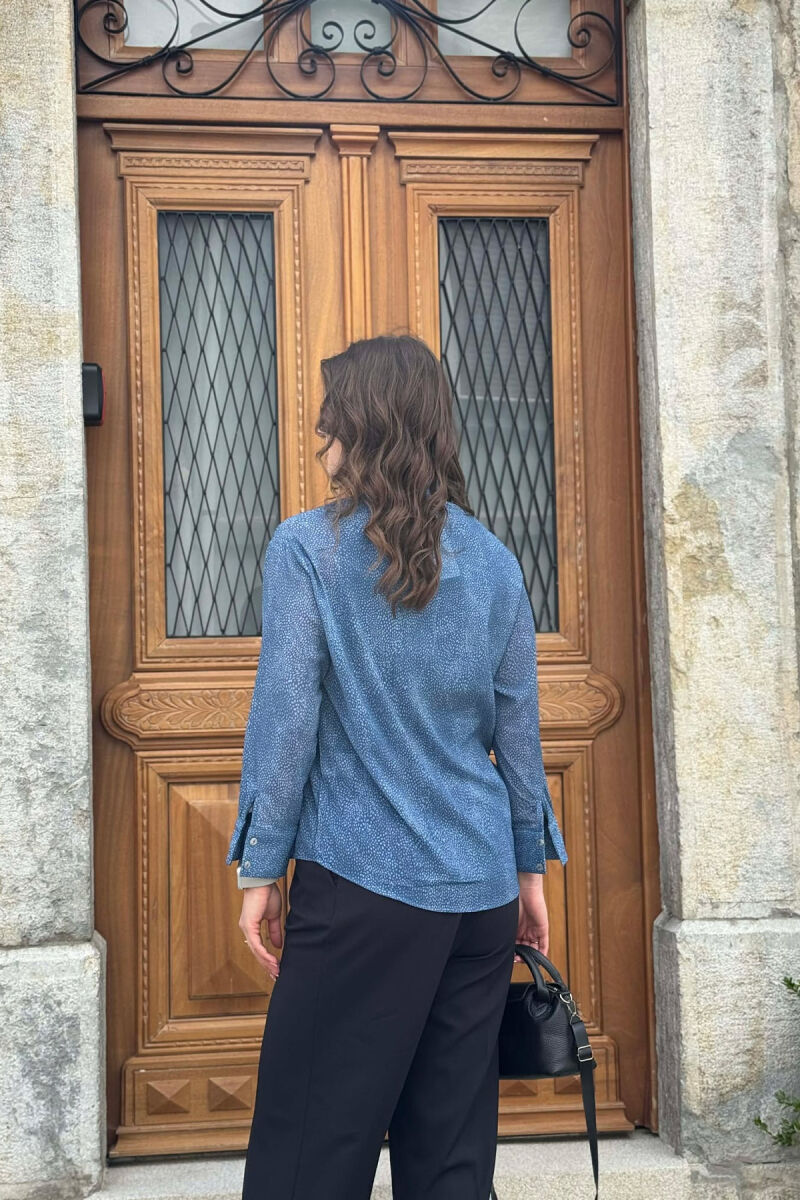 KEMISHE ELEGANTE ME PRINT MODERN PER FEMRA NE NGJYRE BLU TE ZBARDHUR - 3