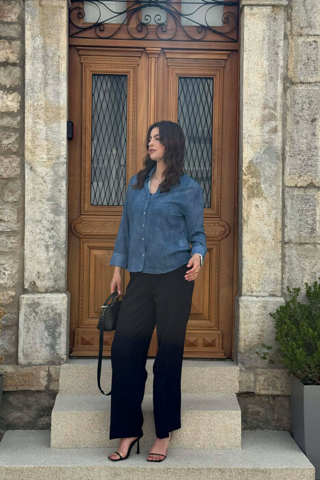 KEMISHE ELEGANTE ME PRINT MODERN PER FEMRA NE NGJYRE BLU TE ZBARDHUR - 4