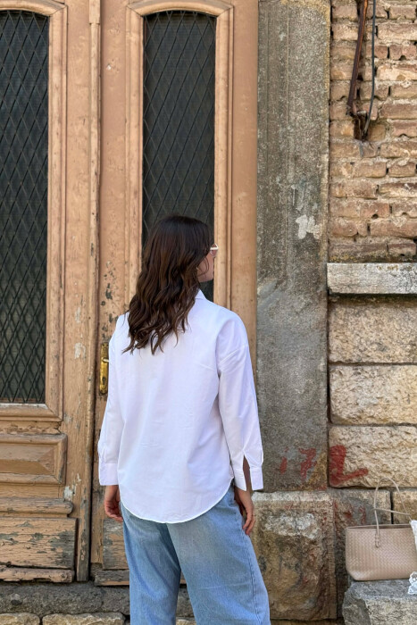 KEMISHE ME SHKRIME NE PJESEN PARA PER FEMRA NE NGJYRE TE BARDHE ME BLU - 3