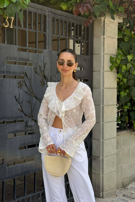 KEMISHE NJE NGJYRESHE ME DETAJIN E LIDHSEVE PER FEMRA NE NGJYRE TE BARDHE - KLAUDIO FASHION