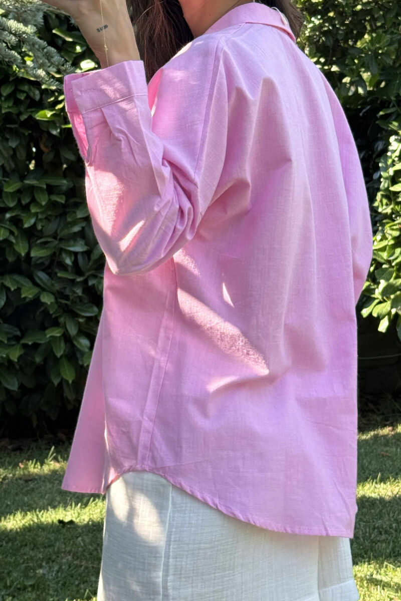 KËMISHE NJË NGJYRËSHE ME DETAJIN E XHEPAVE PËR FEMRA NË NGJYRËN ROZË - 4