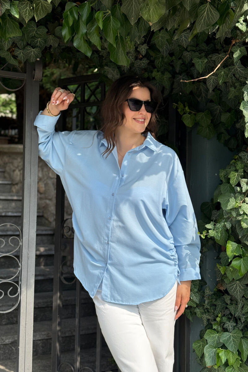 KËMISHË NJË NGJYRËSHE E THJESHTË PËR FEMRA NË NGJYRËN BABY BLUE - 1