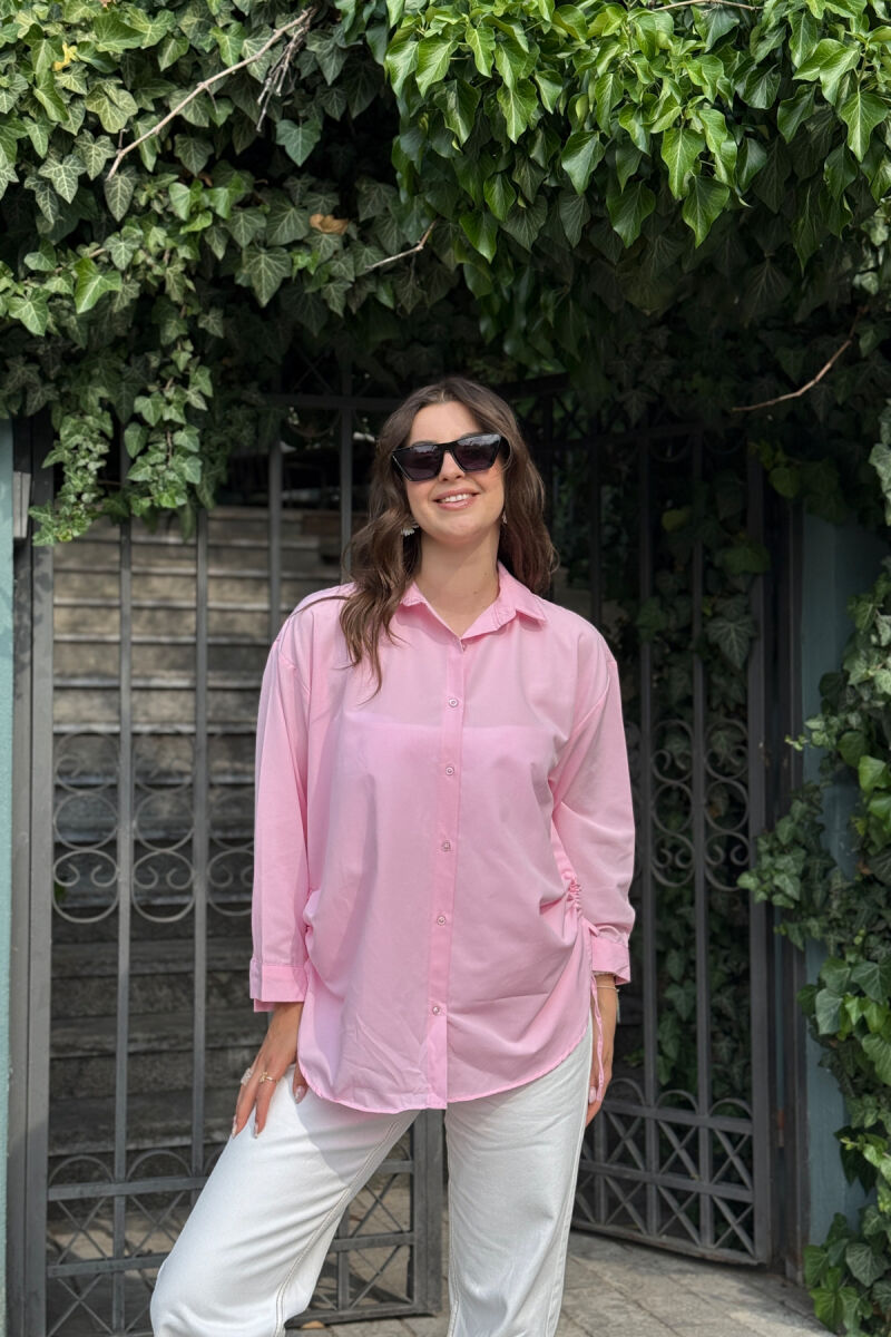KËMISHË NJË NGJYRËSHE E THJESHTË PËR FEMRA NË NGJYRËN BABY PINK - 1