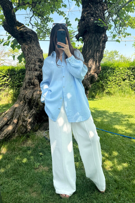 KËMISHE NJË NGJYRËSHE E THJESHTË PËR FEMRA NË NGJYRËN BLU E ZBARDHUR - 2