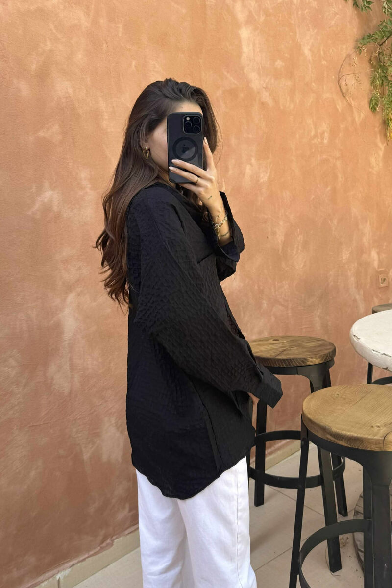 KËMISHË NJËNGJYRËSHE ME DETAJIN E NJË XHEPI PËR FEMRA NË NGJYRËN E ZEZË - 3