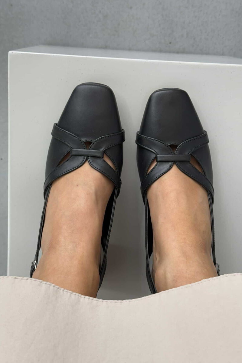 KËPUCE NJË NGJYRËSHE ME GJYSMË TAKË NË NGJYRË E ZEZË - 3