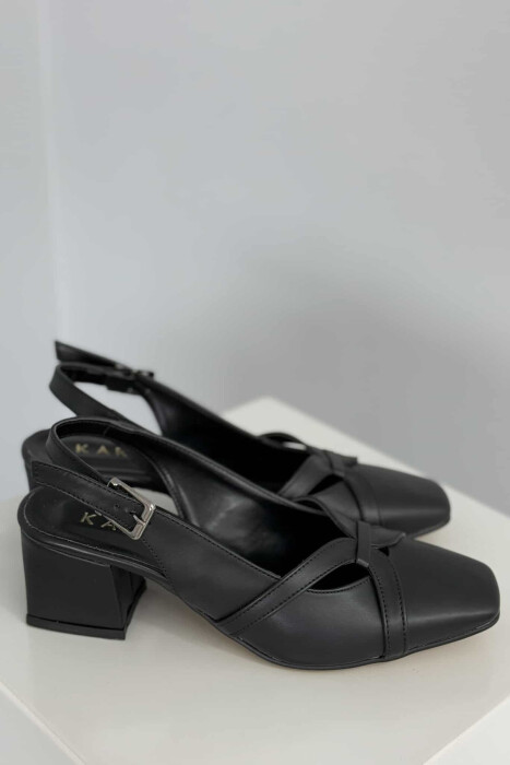 KËPUCE NJË NGJYRËSHE ME GJYSMË TAKË NË NGJYRË E ZEZË - 5