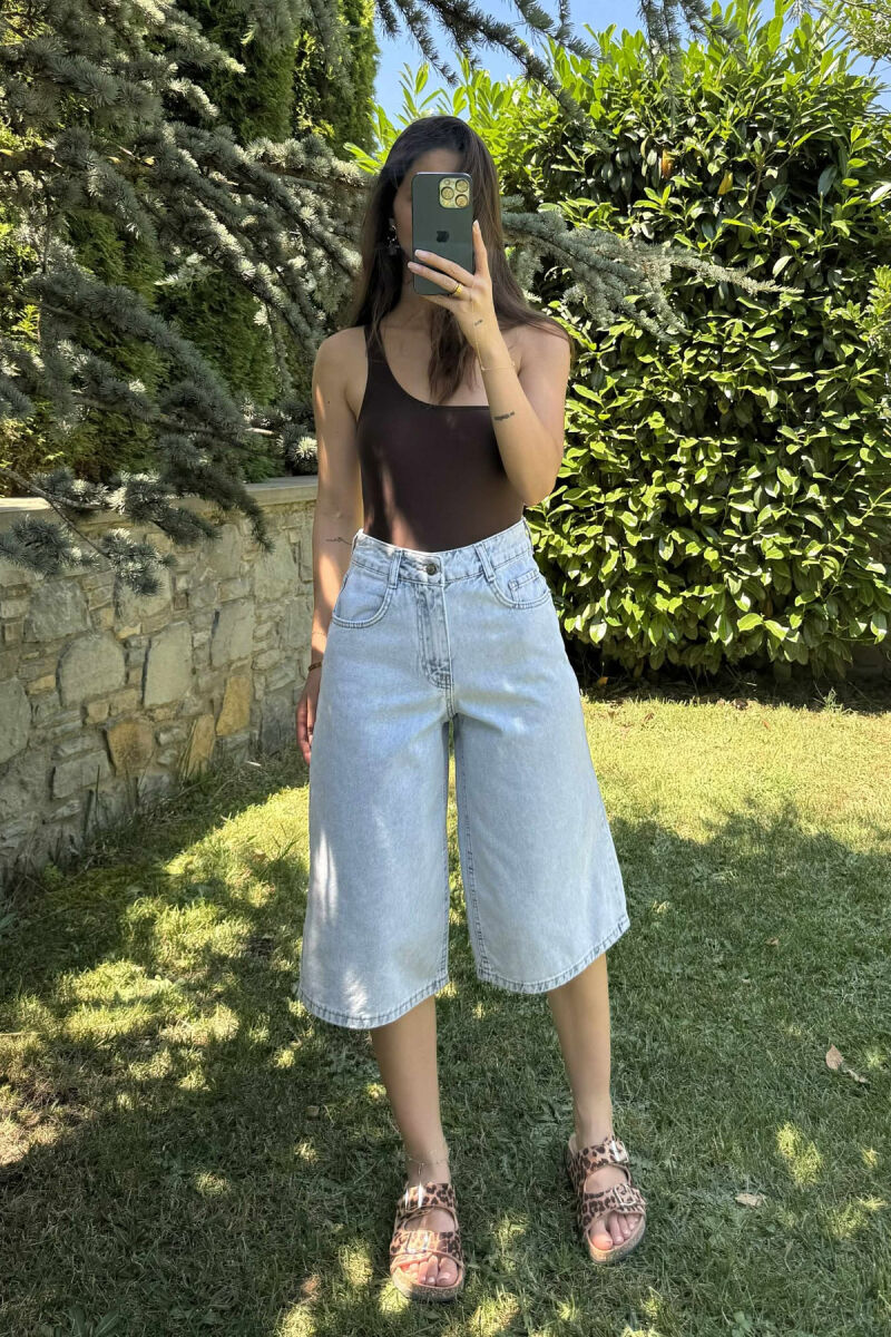 KNEE LENGTH SIMPLE WOMEN SHORTS LIGHTBLUE/BZ - 1