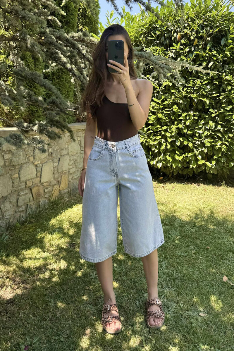 KNEE LENGTH SIMPLE WOMEN SHORTS LIGHTBLUE/BZ - 2
