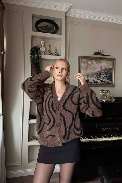 PULOVER E THURRUR ME BUTONA PER FEMRA NE NGJYRE KAFE - KLAUDIO FASHION