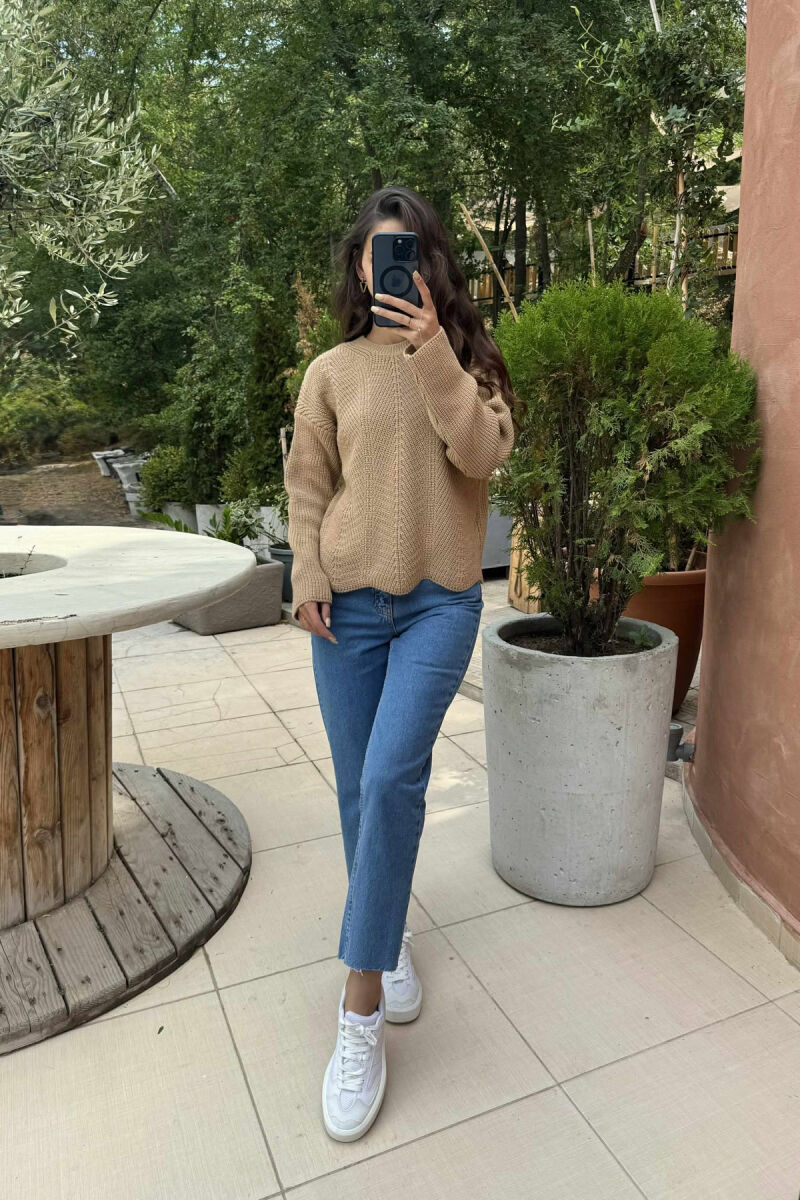 KNITTED ONE COLOR SIMPLE WOMEN SWEATER LIGHT BROWN/KAZB - 1
