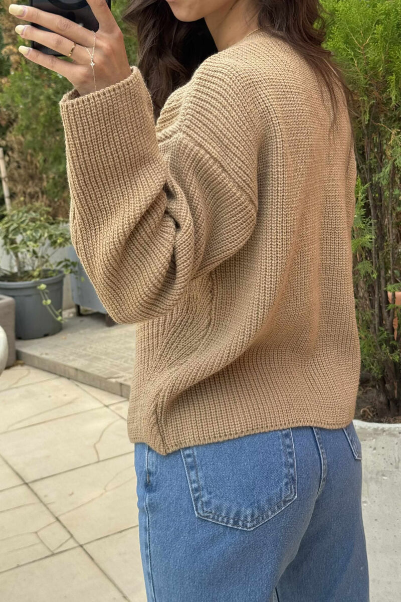 KNITTED ONE COLOR SIMPLE WOMEN SWEATER LIGHT BROWN/KAZB - 4