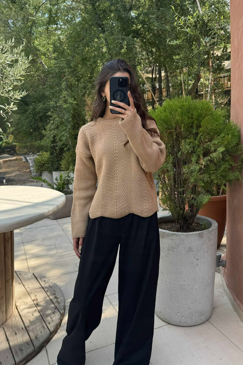 KNITTED ONE COLOR SIMPLE WOMEN SWEATER LIGHT BROWN/KAZB - 5