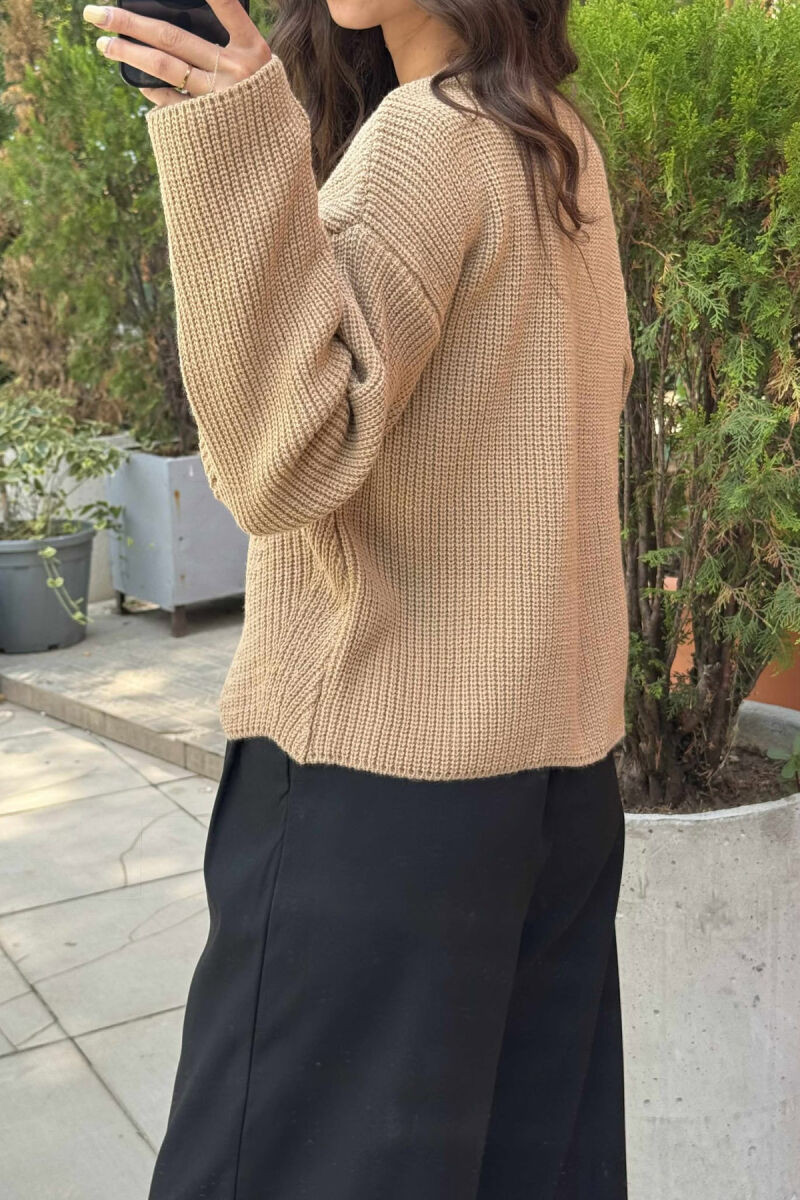 KNITTED ONE COLOR SIMPLE WOMEN SWEATER LIGHT BROWN/KAZB - 7