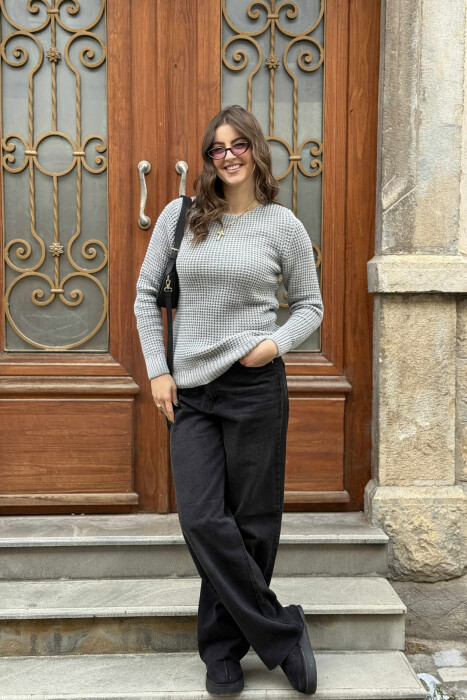 TRIKO E THURRUR PER FEMRA NE NGJYRE GRI 