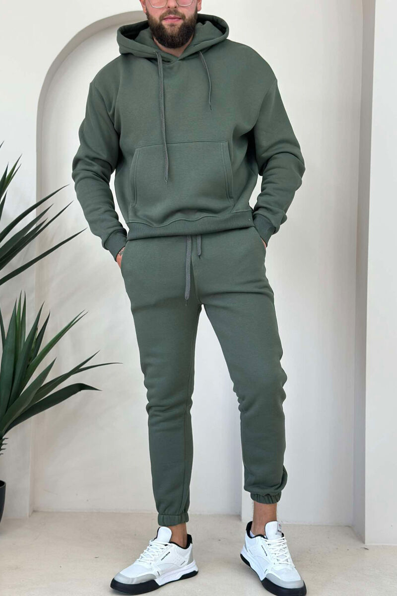 KOSTUM HOODIE DHE TUTA ME PUSH PËR MESHKUJ NË NGJYRËN JESHILE TË ERRËT - 1