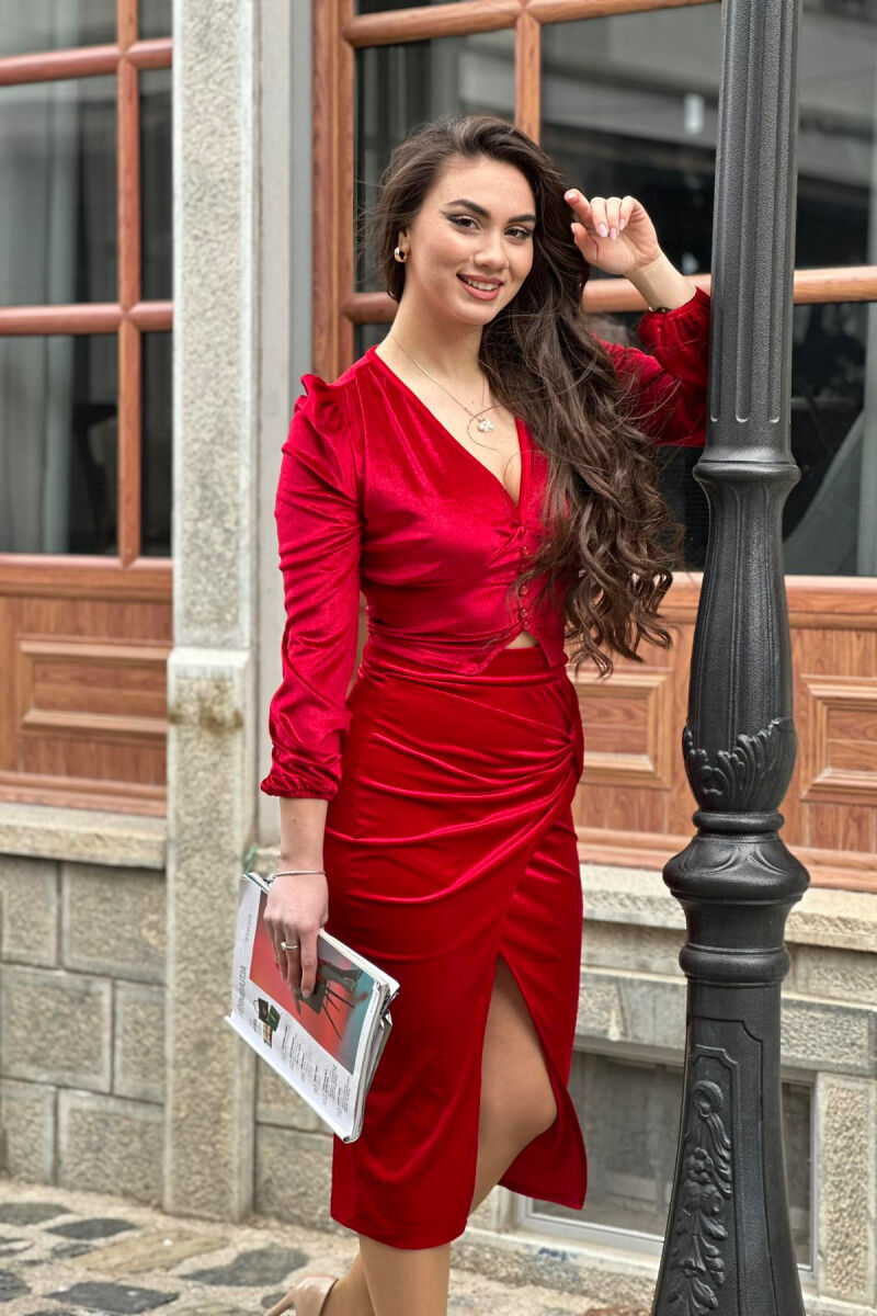 KOSTUM I THJESHTË VELVET PËR FEMRA NË NGJYRËN E KUQE - 2