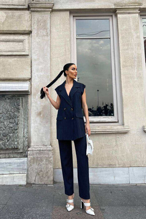 KOSTUM I THJESHTE NJË NGJYRËSH JELEK +PANTALLONA ME VIJA PËR FEMRA NË NGJYRËN BLU E ERRËT - 3