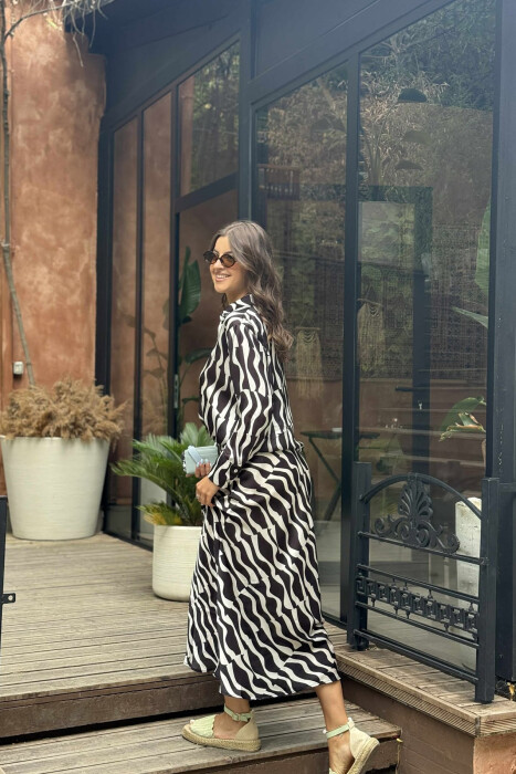 KOSTUM KËMISHË+FUND ME DIZENJO ZEBRA PËR FEMRA NË NGJYRËN E ZEZË-GRI - 2