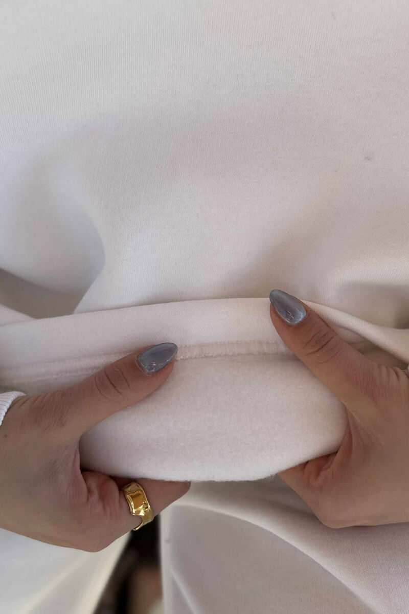 KOSTUM ME JAKË ME ZINXHIR BLUZË+PANTALLONA PËR FEMRA NË NGJYRË TË BARDHË - 2