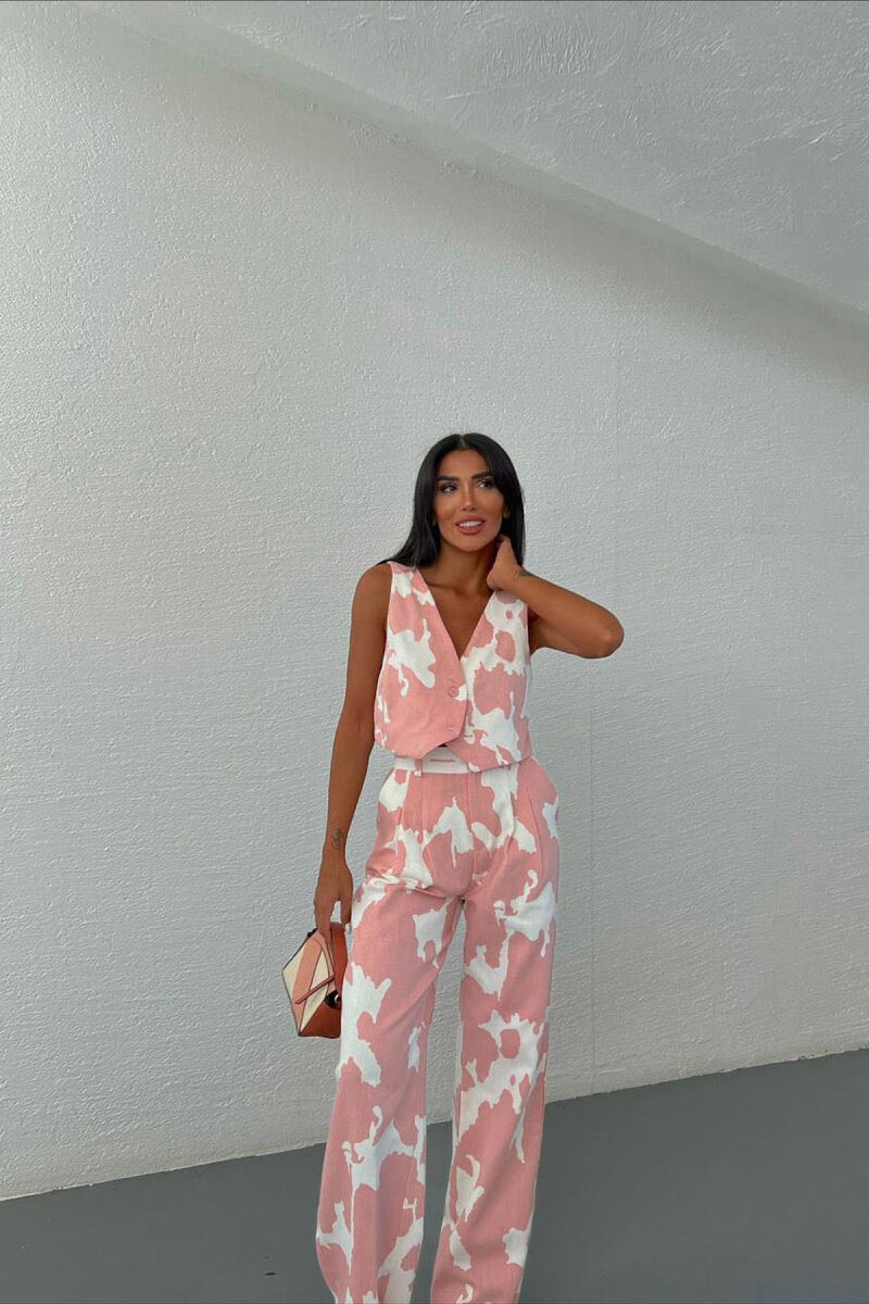 KOSTUM ME PANTALLONA DHE JELEK PËR FEMRA NË NGJYRËN PUDËR - 1