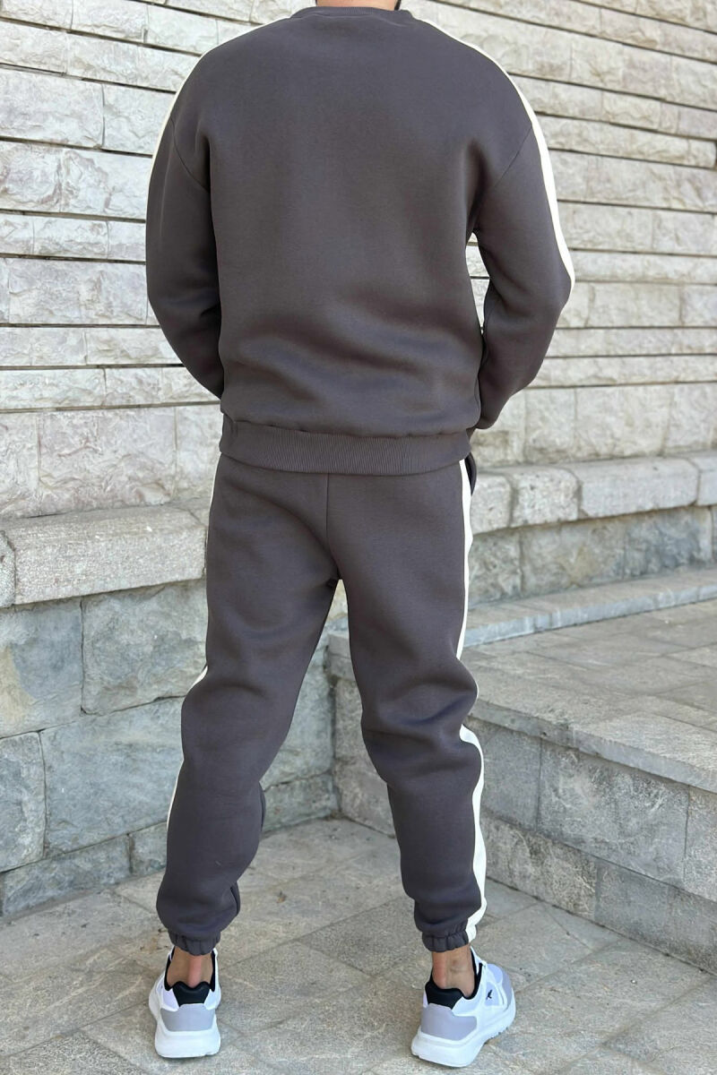 KOSTUM ME PUSH BLUZË + TUTA ME SHKRIME PARA PËR MESHKUJ NË NGJYRËN GRI TË ERRËT - 3