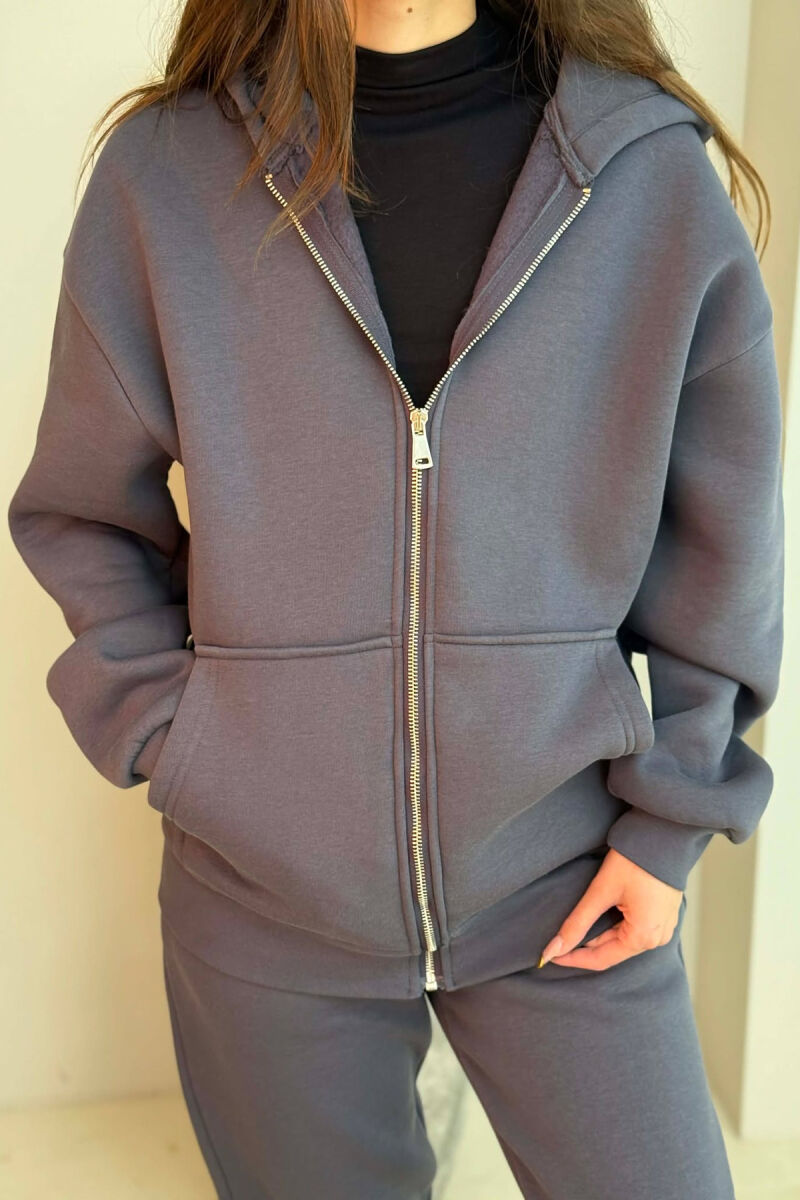 KOSTUM ME PUSH XHAKETE ME KAPUÇ + TUTA PER FEMRA ME NGJYRE GRI TE ERRET - 2