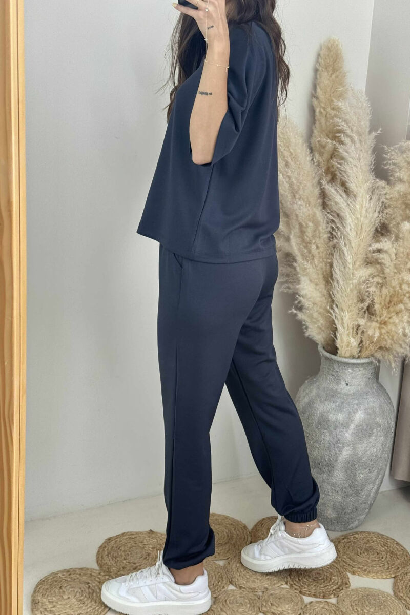 KOSTUM ME SHKRIM ALO T-SHIRT+TUTA PËR FEMRA NË NGJYRËN GRI TË ERRËT - 4