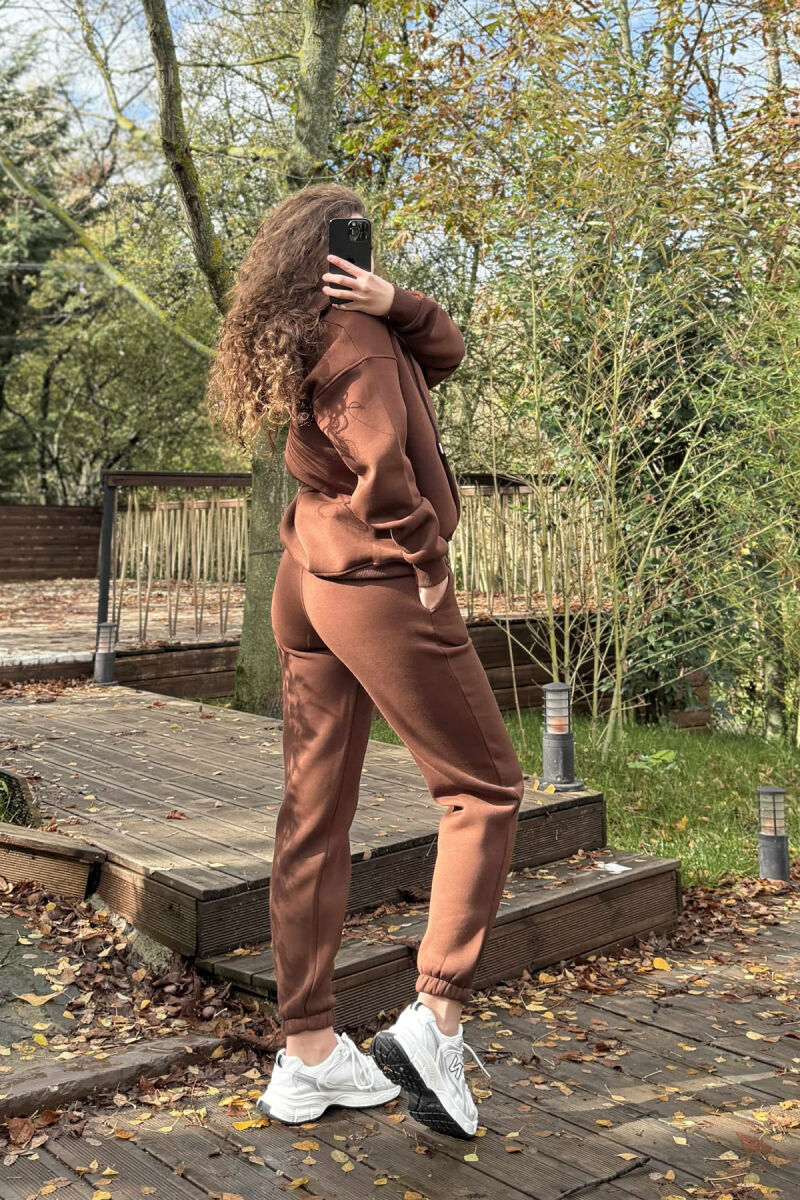 KOSTUM NJE NGJYRESH ME PUSH XHAKETE+TUTA PER FEMRA NE NGJYRE KAFE - 5