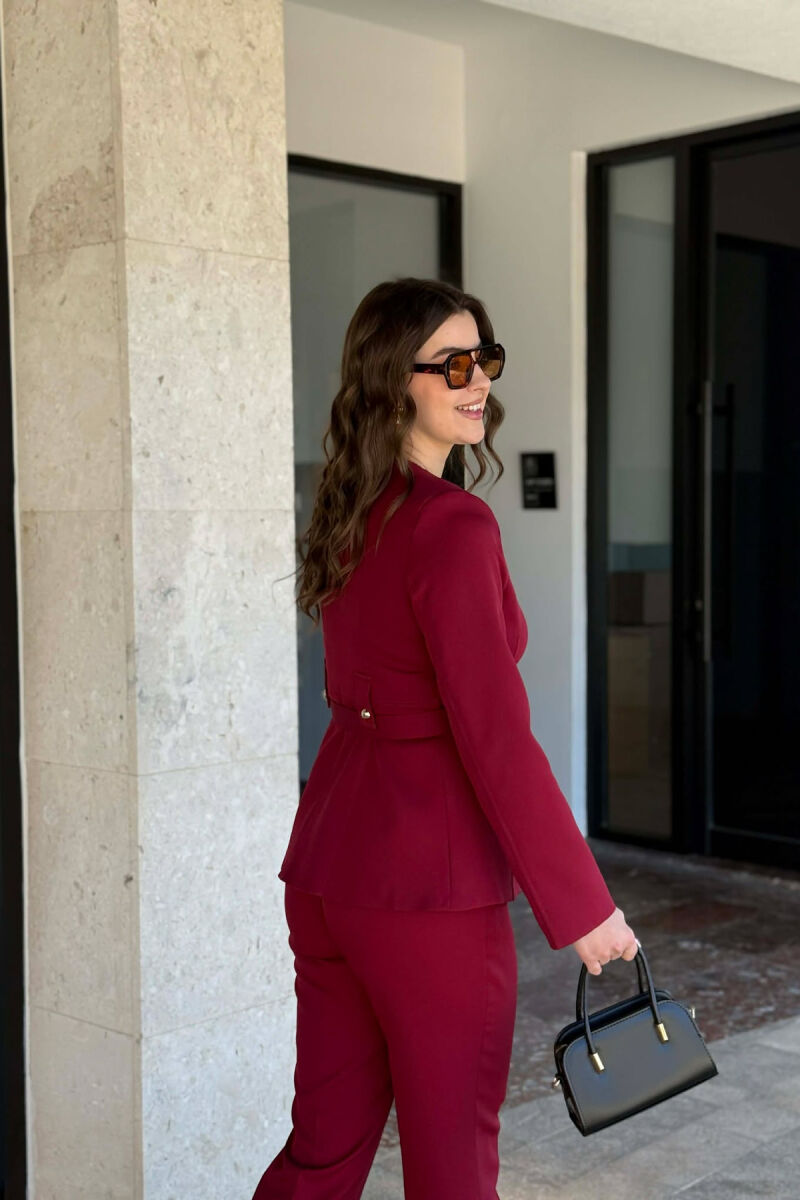 KOSTUM NJË NGJYRËSH XHAKETË ME RRIP+PANTALLONA PËR FEMRA NË NGJYRE VISHNJE - 7