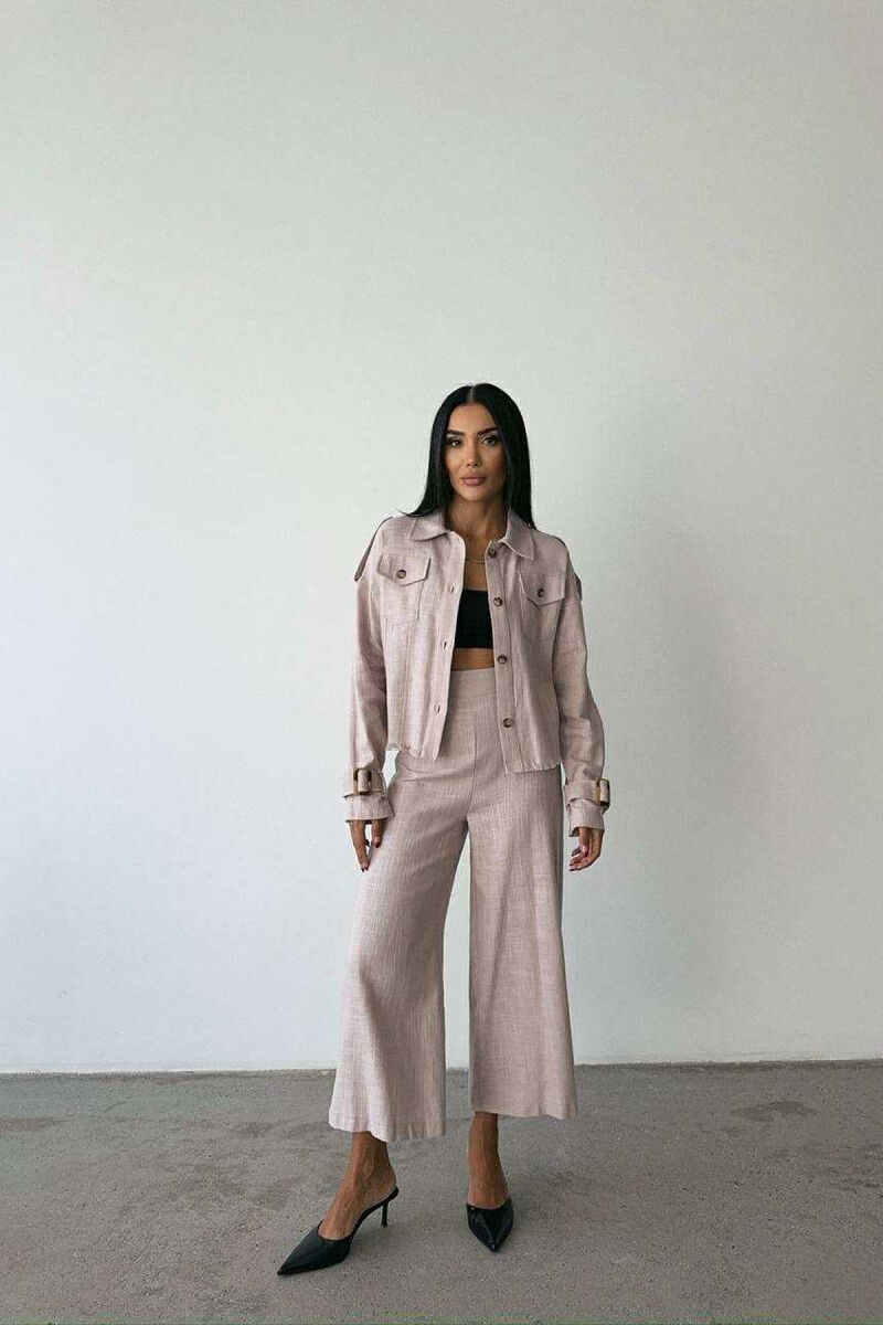 KOSTUM NJËNGJYRËSH XHAKETË ME BUTONA +PANTALLONA PËR FEMRA NË NGJYRËN GRI TË ZBARDHUR - 1