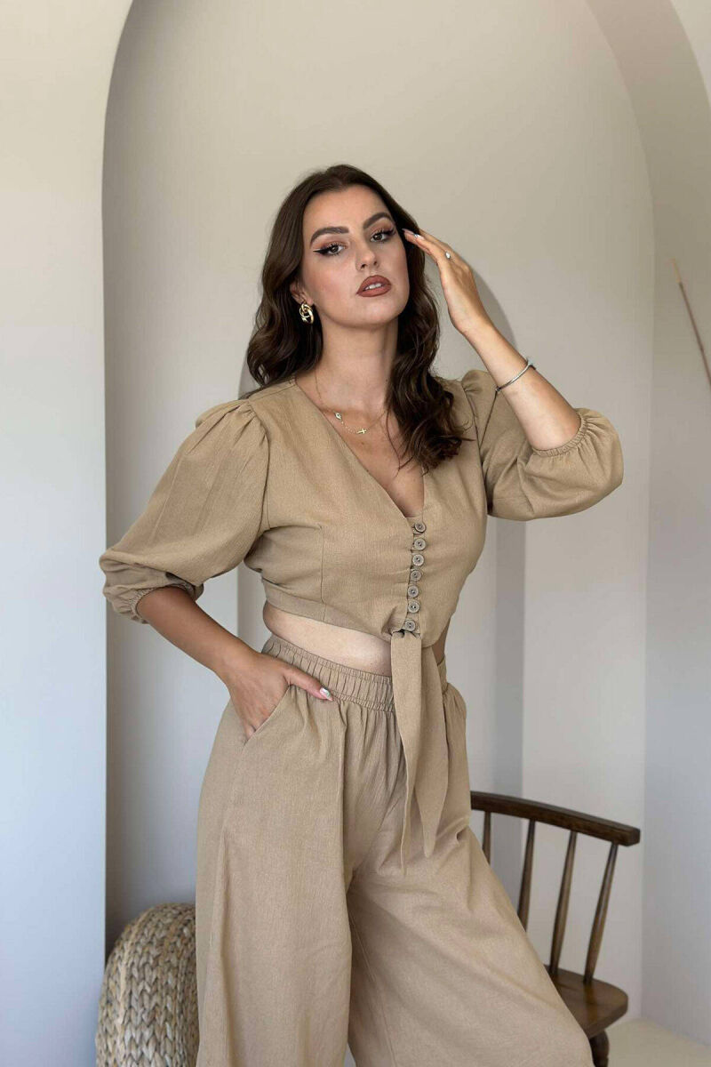 KOSTUM PËR FEMRA CROP DHE PANTALLONA NË NGJYRË BEZHË - 4