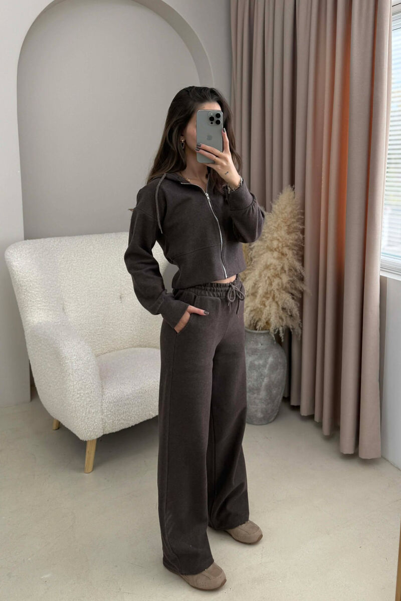 KOSTUM XHAKETË E SHKURTËR ME KAPUÇ+TUTA PËR FEMRA NË NGJYRË KAFE TË ERRËT - 4