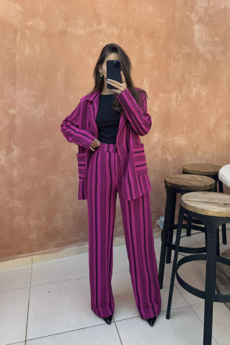 KOSTUM XHAKETË+PANTALLONA ME DIZAJN ME VIJA PËR FEMRA NË NGJYRË CIKLAMI - 2