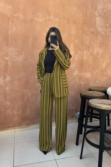 KOSTUM XHAKETË+PANTALLONA ME DIZAJN ME VIJA PËR FEMRA NË NGJYRË JESHILE TË ZBARDHUR - 5