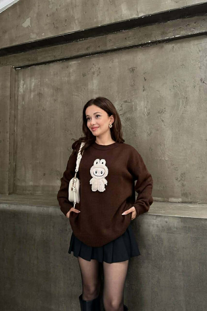 LABUBU FRONT IMAGE WOMEN SWEATER BROWN/KAFE - 2