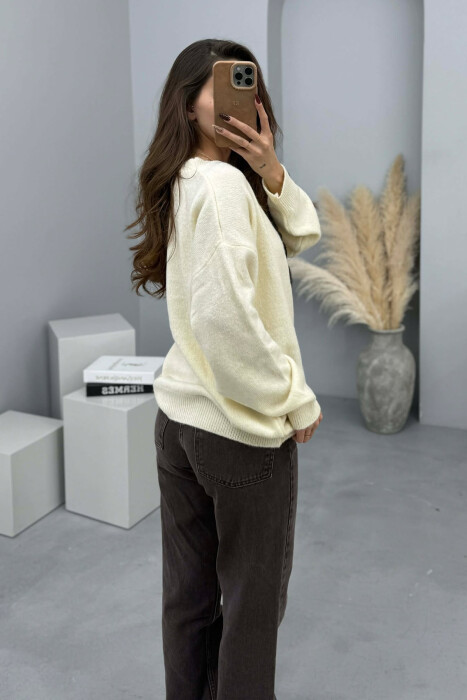 LABUBU FRONT IMAGE WOMEN SWEATER CREAM/KREM - 4